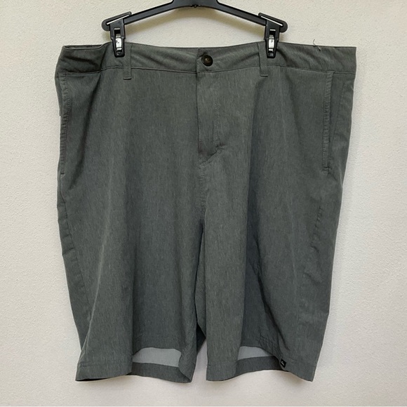 Quick Silver Duck Dive III Grey Flat Front Outdoor Shorts Size 38 Quick Dry - Picture 1 of 7